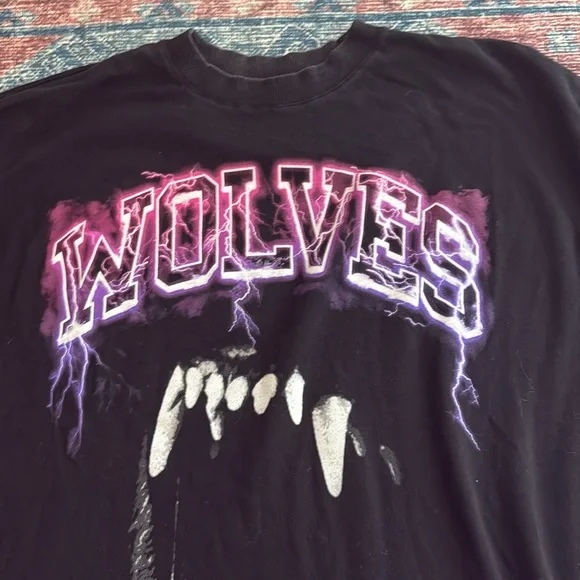 Darc Sport Wolves Distressed Tee - Picture 2 of 6